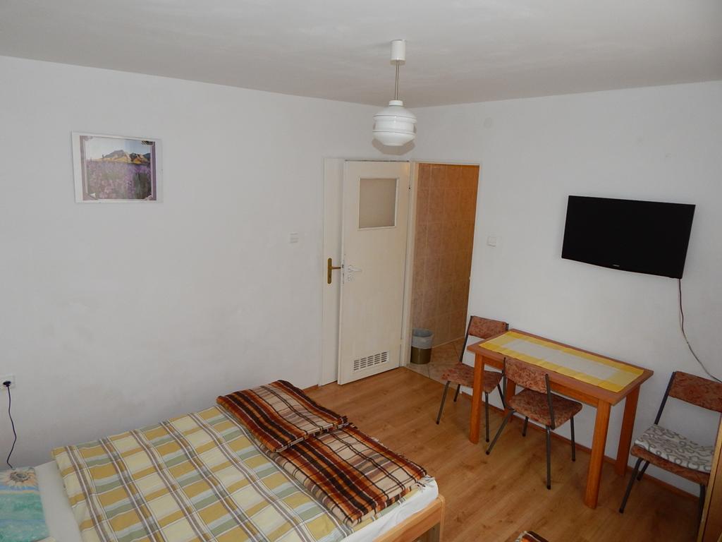 Apartament I Pokoje Aura Dom Wczasowy Darlowko Exterior foto