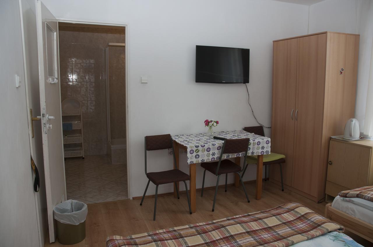 Apartament I Pokoje Aura Dom Wczasowy Darlowko Exterior foto